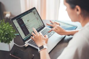 you can speed up slow laptop by just simple clicks